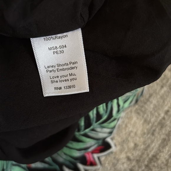 Show Me Your MuMu High Waist Black and embroidered Shorts - medium - NWT - Picture 4 of 6